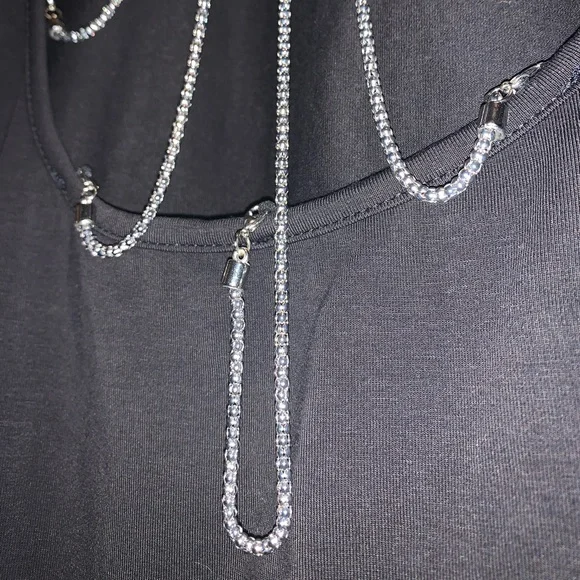 BodyCon dress with layered chain - Picture 4 of 7